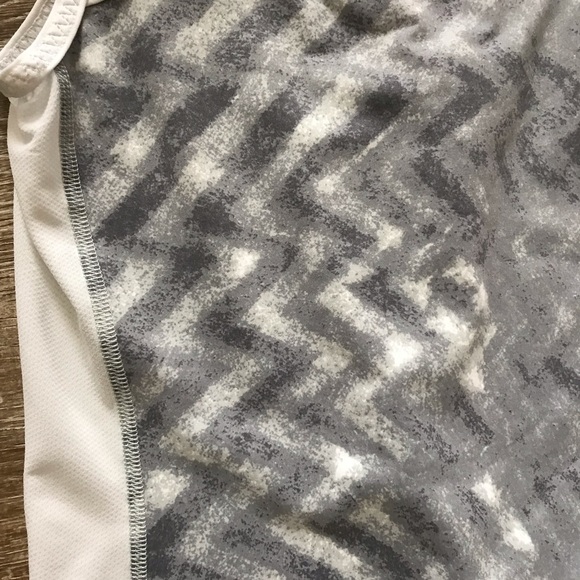 Lululemon tank - Picture 6 of 7